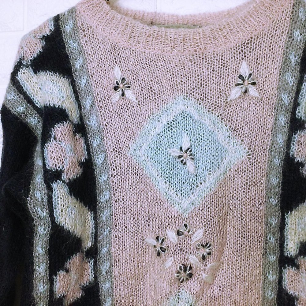 Vtg LAUREN COLE Sweater Sz-P Soft floral details